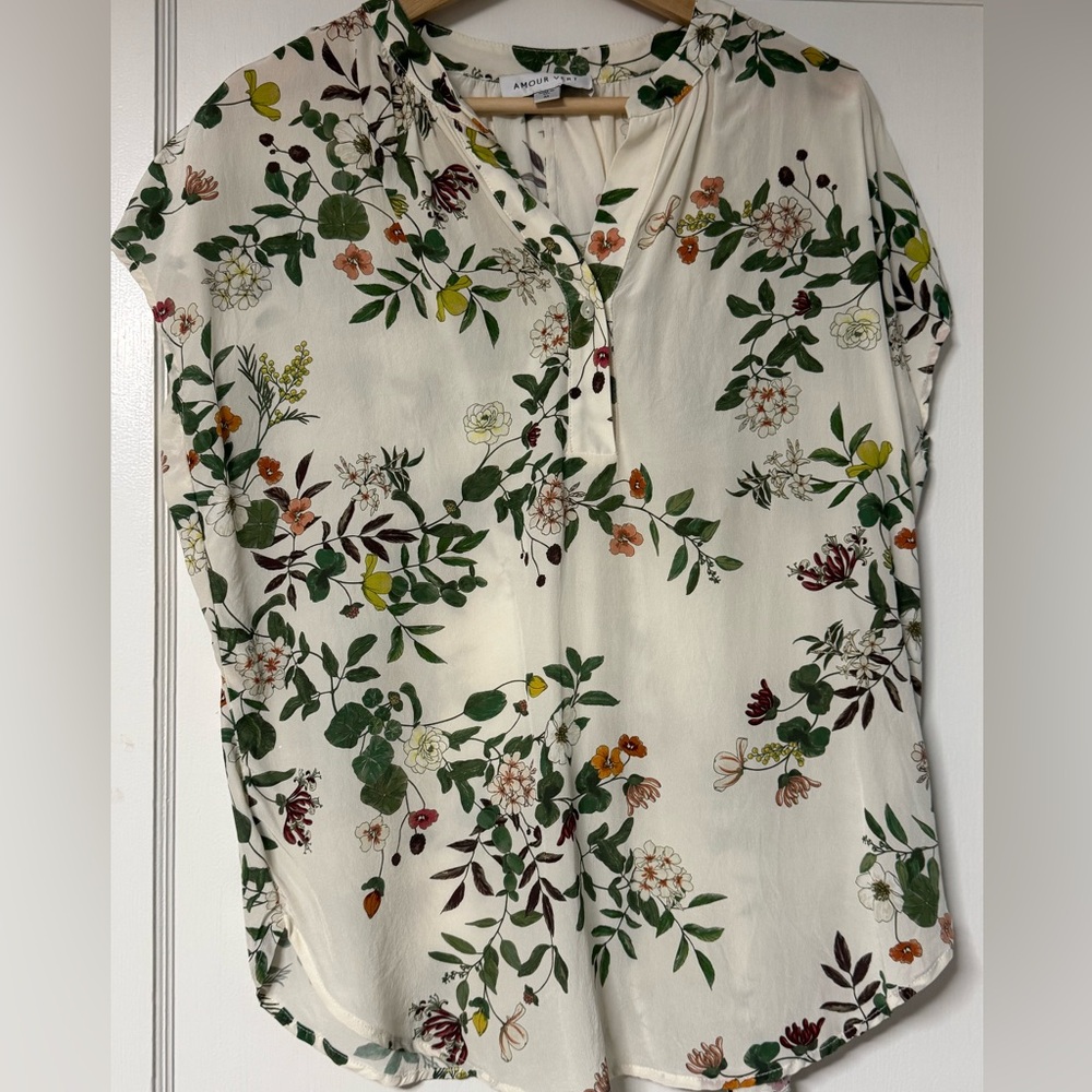 Amour Vert Silk Floral Print Women's Top